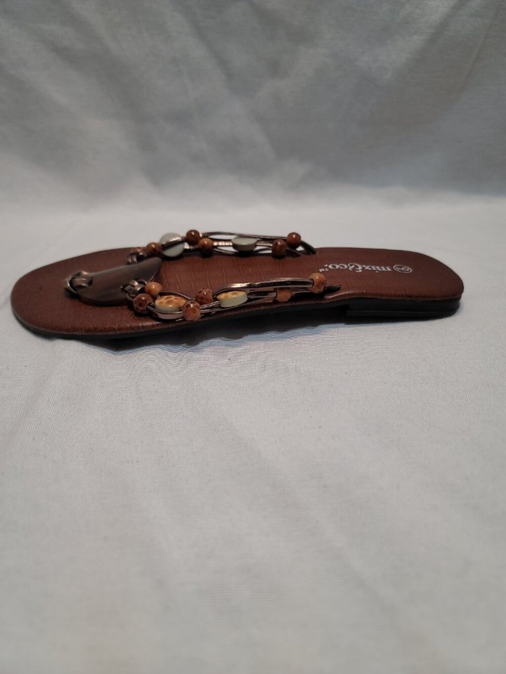 Mix & Co. Women's Brown Reptile Print Beaded Thong Sandals Size 9